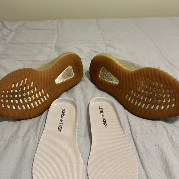 YEEZY 350 V2 SESAME - Picture 6 of 10